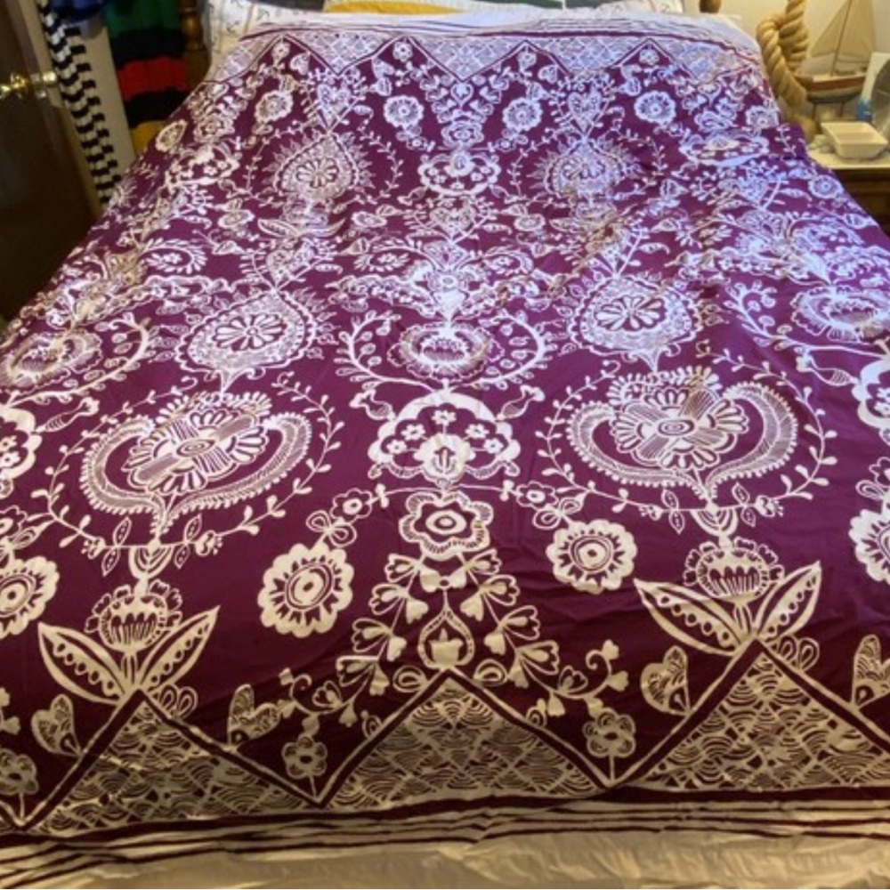 Luxurious Purple and White Duvet Cover Set